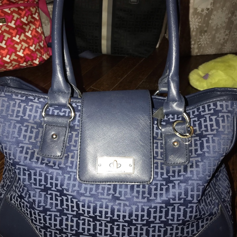 !!TOMMY HILFIGER!!Purses. Purses. Purses. Get your Tommy Hilfiger purse or bag.